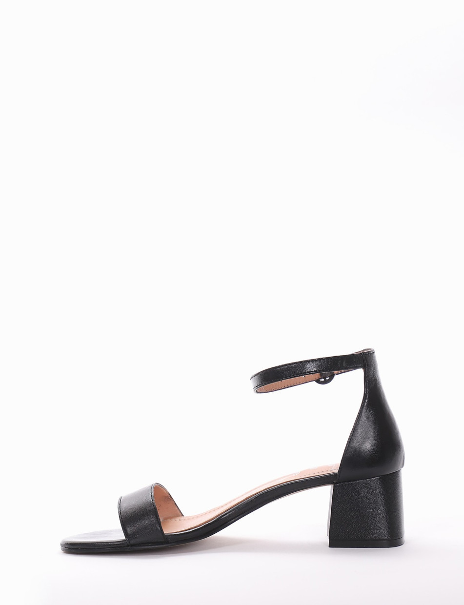 Sandalo tacco 5 cm  nero