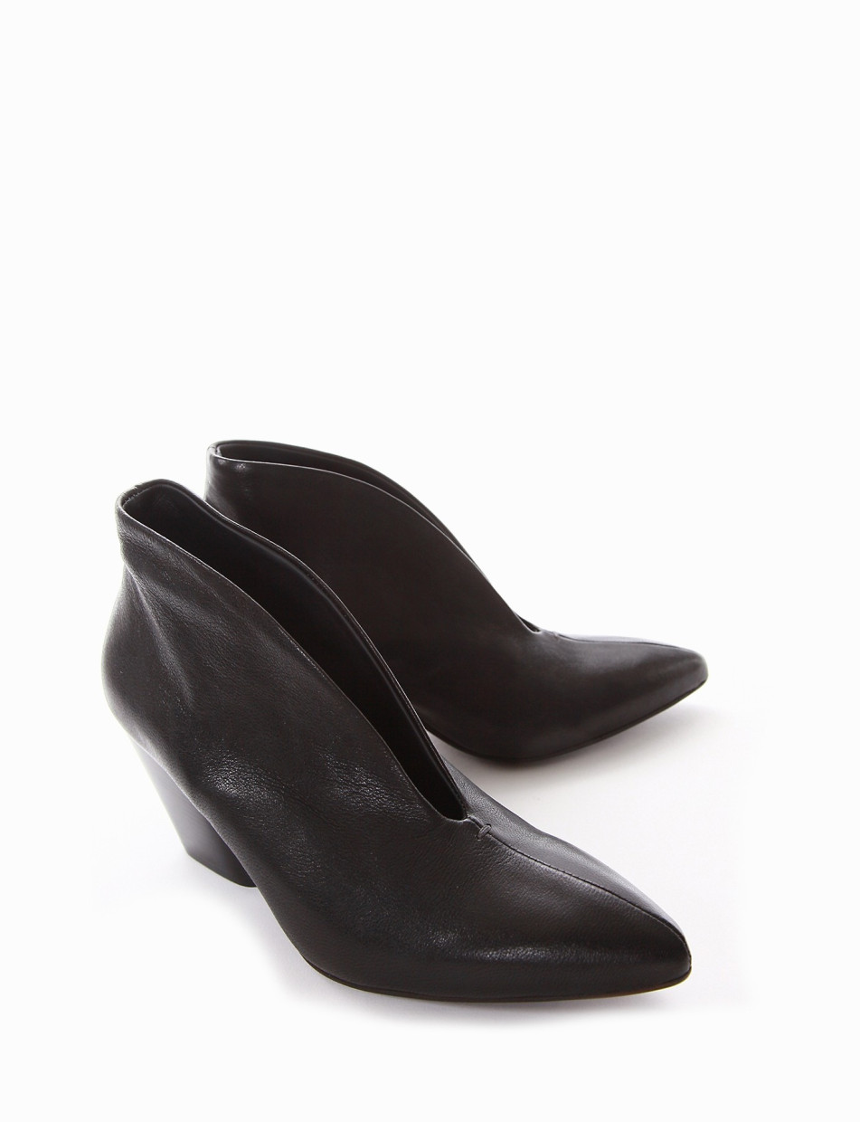 High heel ankle boots heel 6 cm black leather