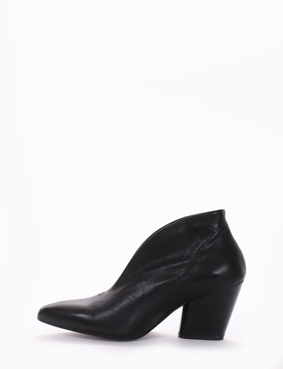 High heel ankle boots heel 6 cm black leather