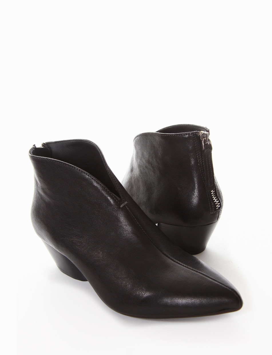 Low heel ankle boots heel 4 cm black leather