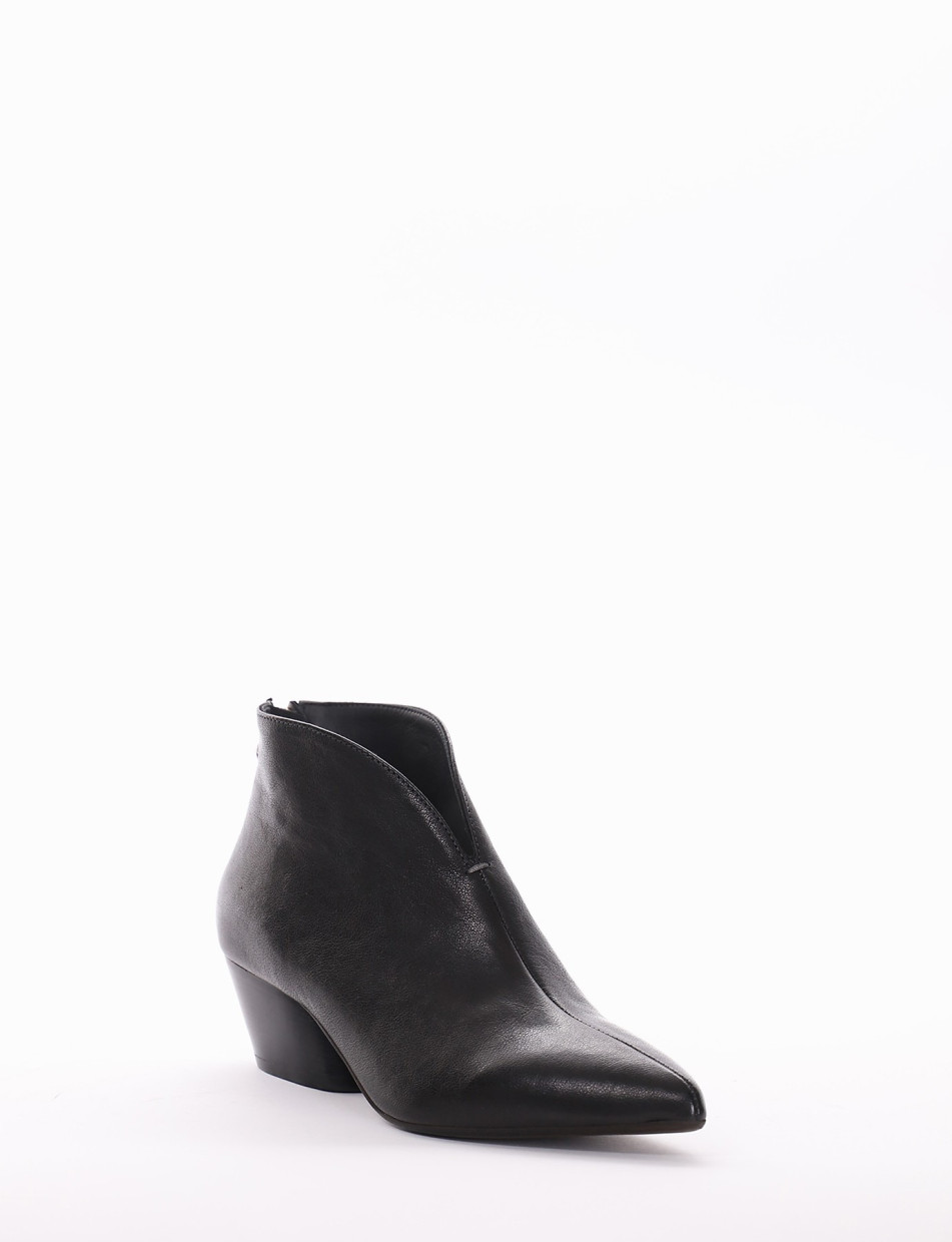 Low heel ankle boots heel 4 cm black leather