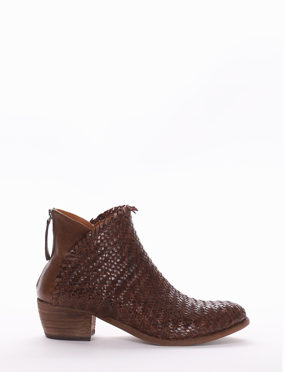 Low heel ankle boots heel 4 cm brown leather