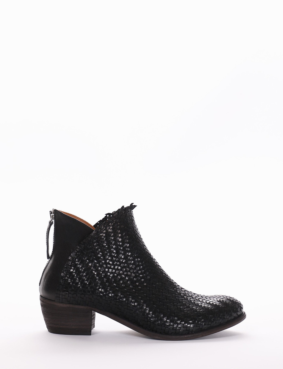 Low heel ankle boots heel 4 cm black leather