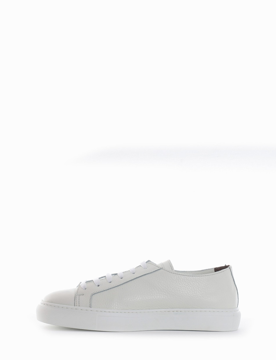 Sneakers white leather