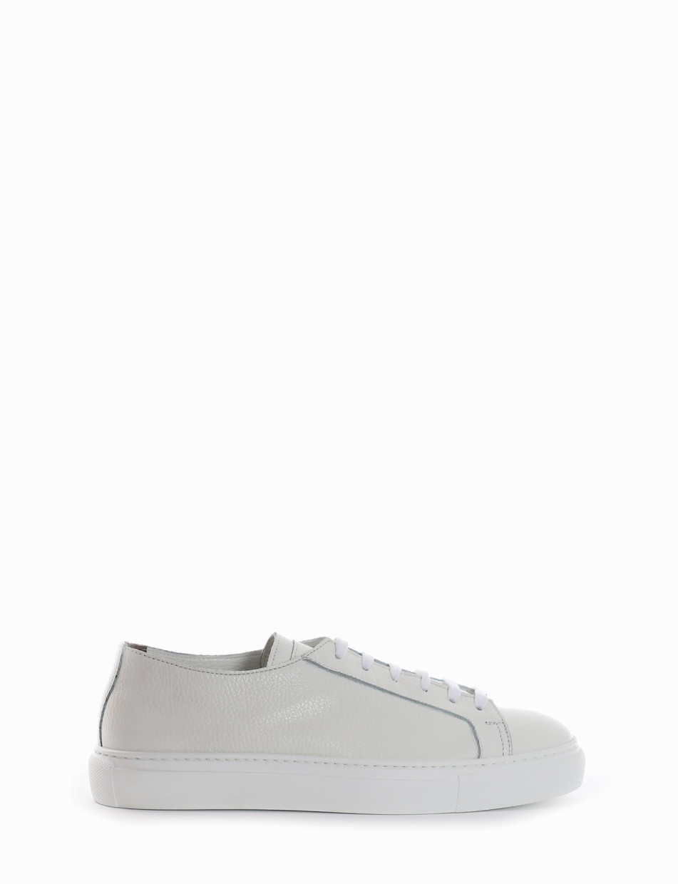 Sneakers white leather