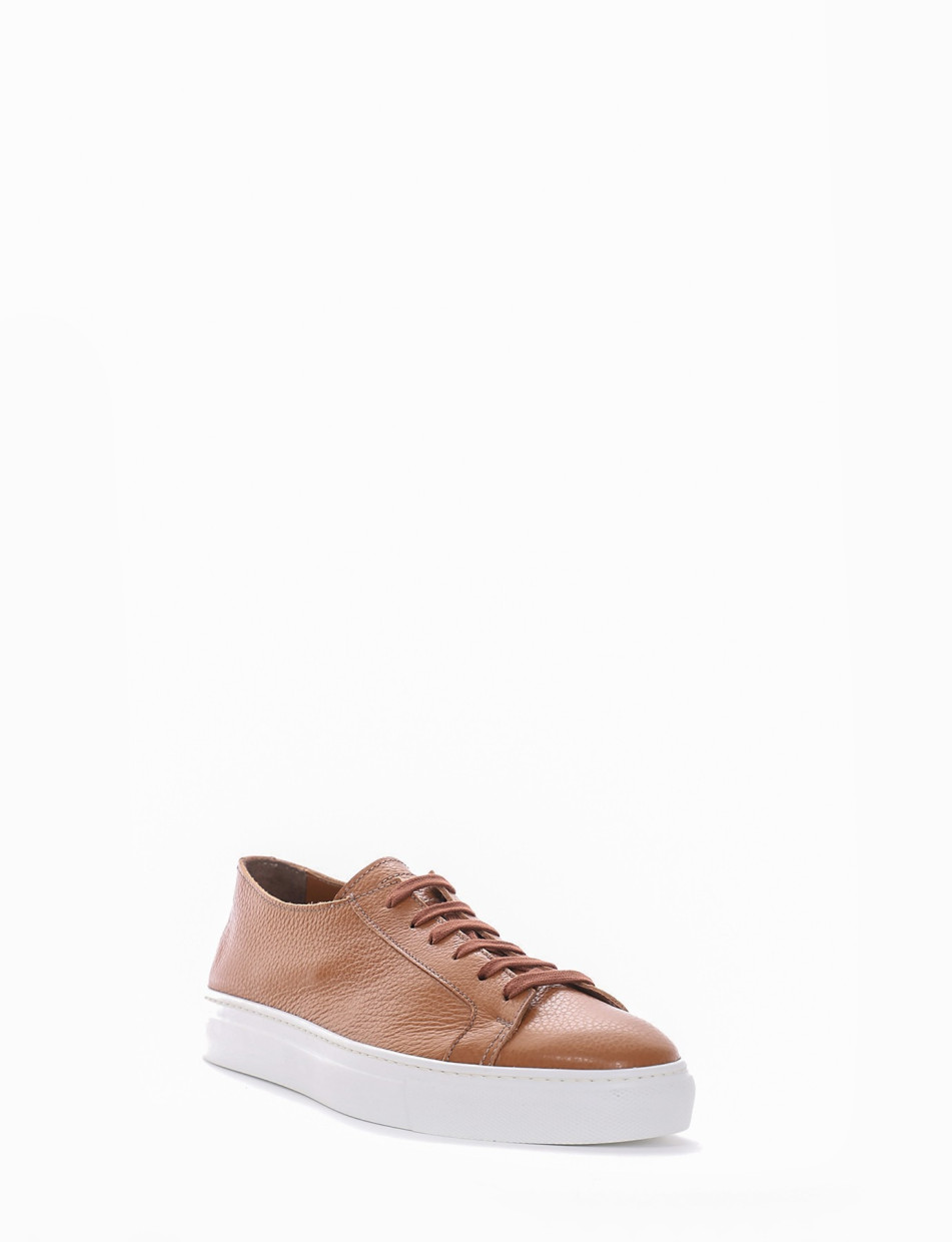 Sneakers brown leather