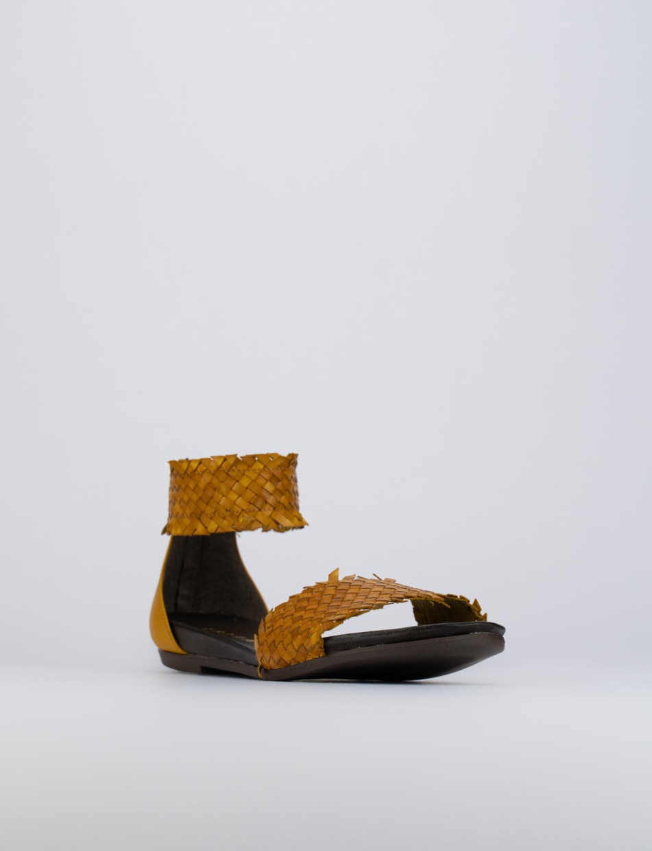 Low heel sandals heel 1 cm yellow leather