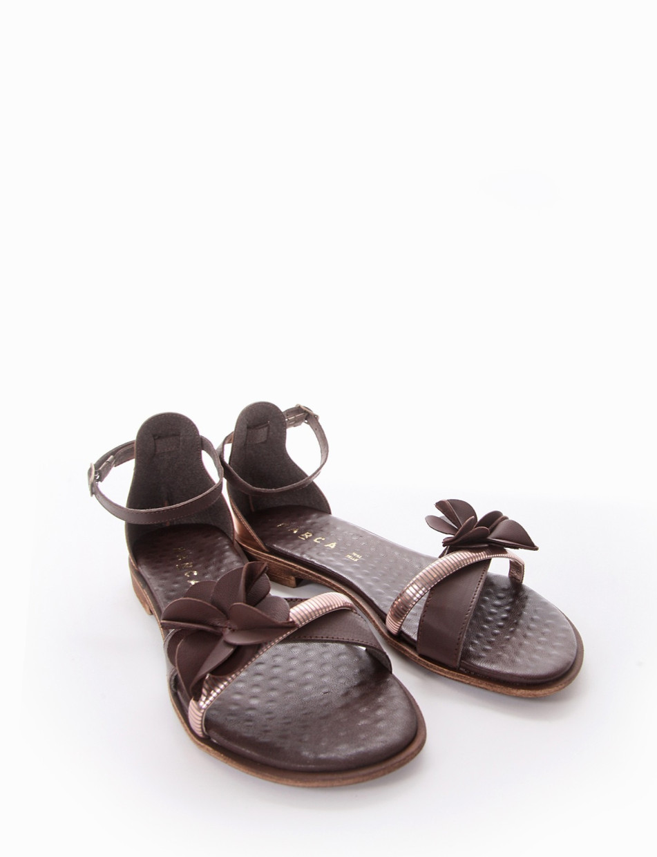 Low heel sandals heel 1 cm bronze laminated
