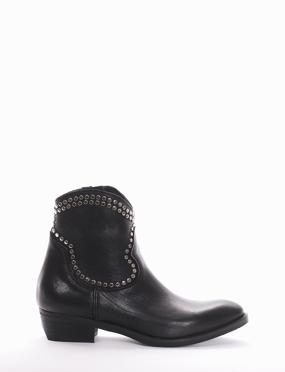 Low heel ankle boots heel 3 cm black leather