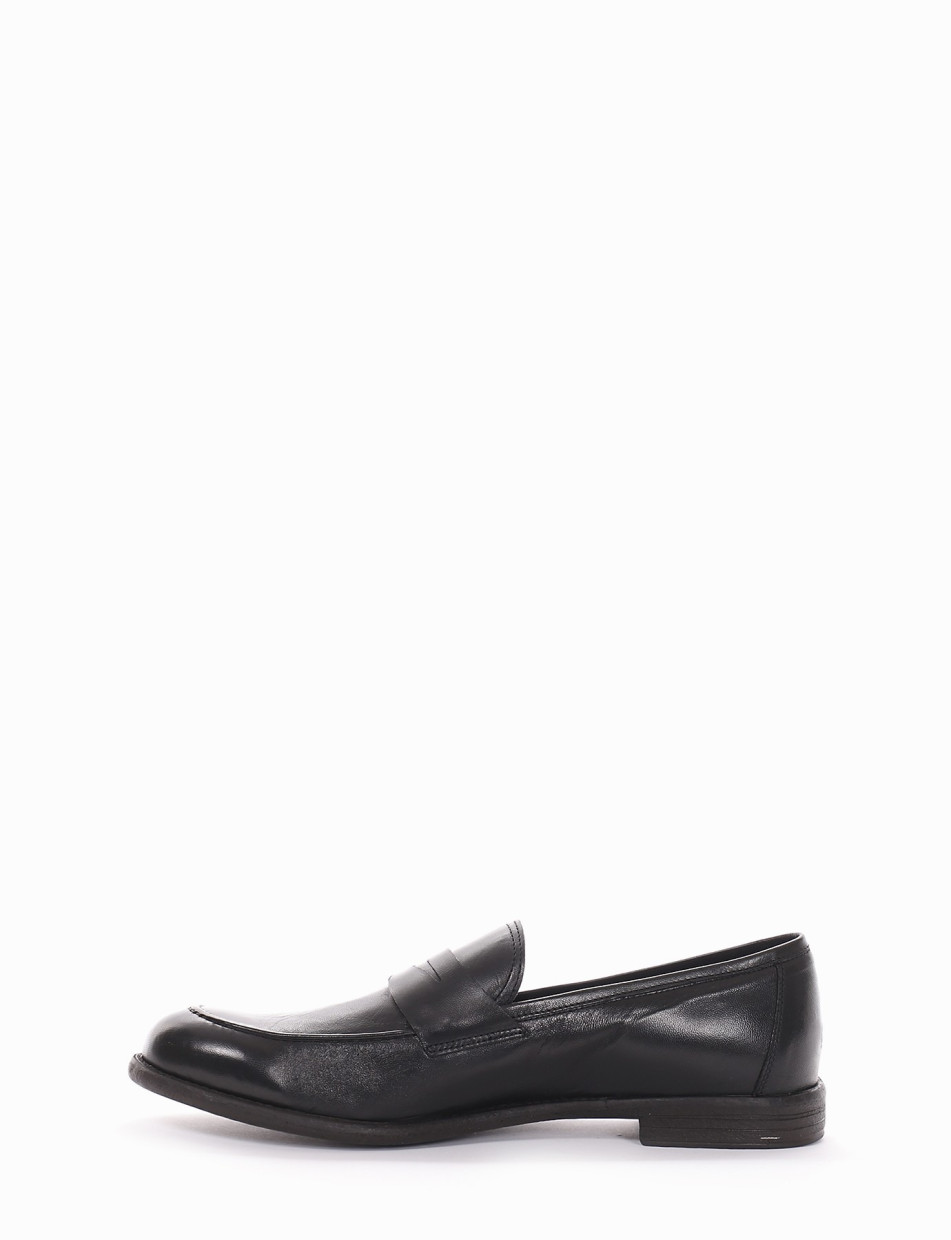 Loafers heel 2 cm black leather