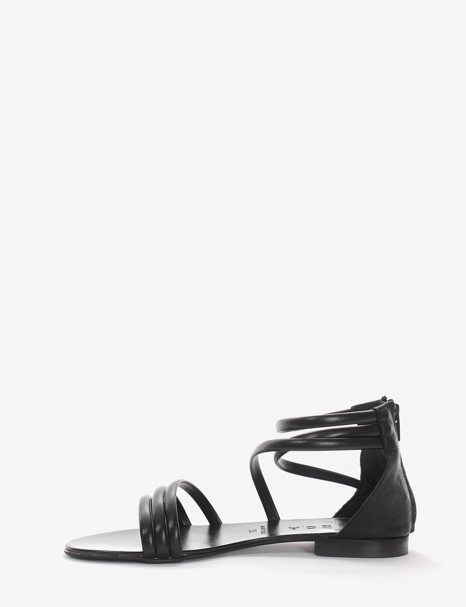 Low heel sandals heel 1 cm black leather