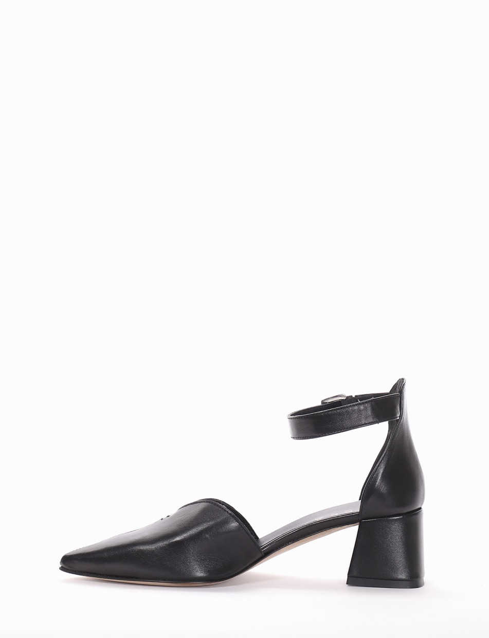 Pumps heel 5 cm black leather