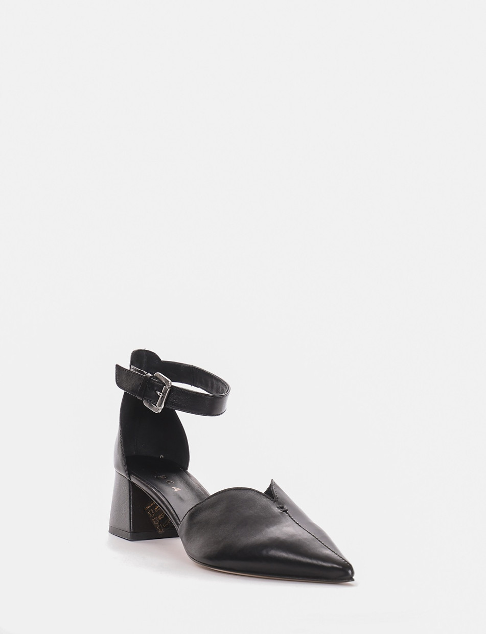 Pumps heel 5 cm black leather