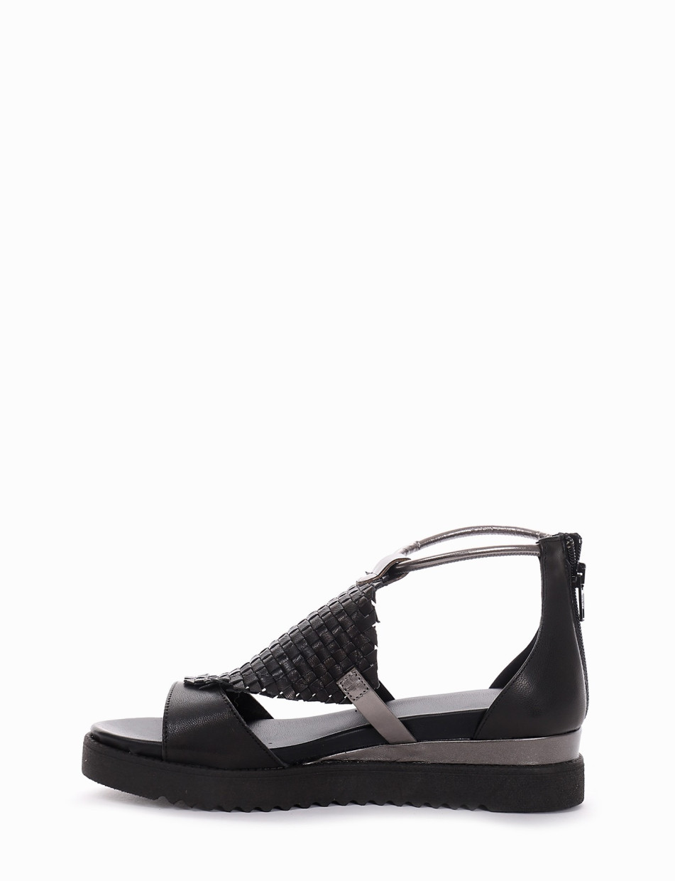 Sandalo tacco 1 cm nero