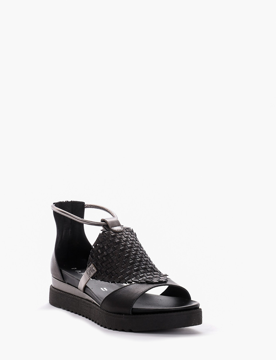 Sandalo tacco 1 cm nero