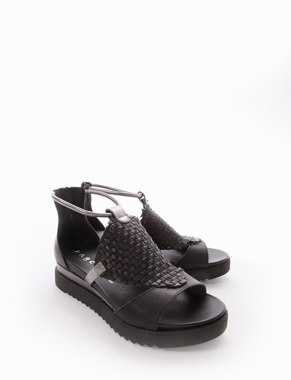 Sandalo tacco 1 cm nero