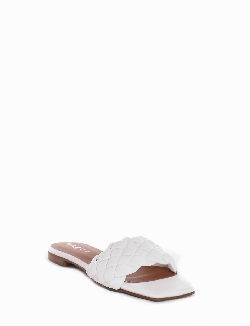 Slippers heel 1 cm white leather