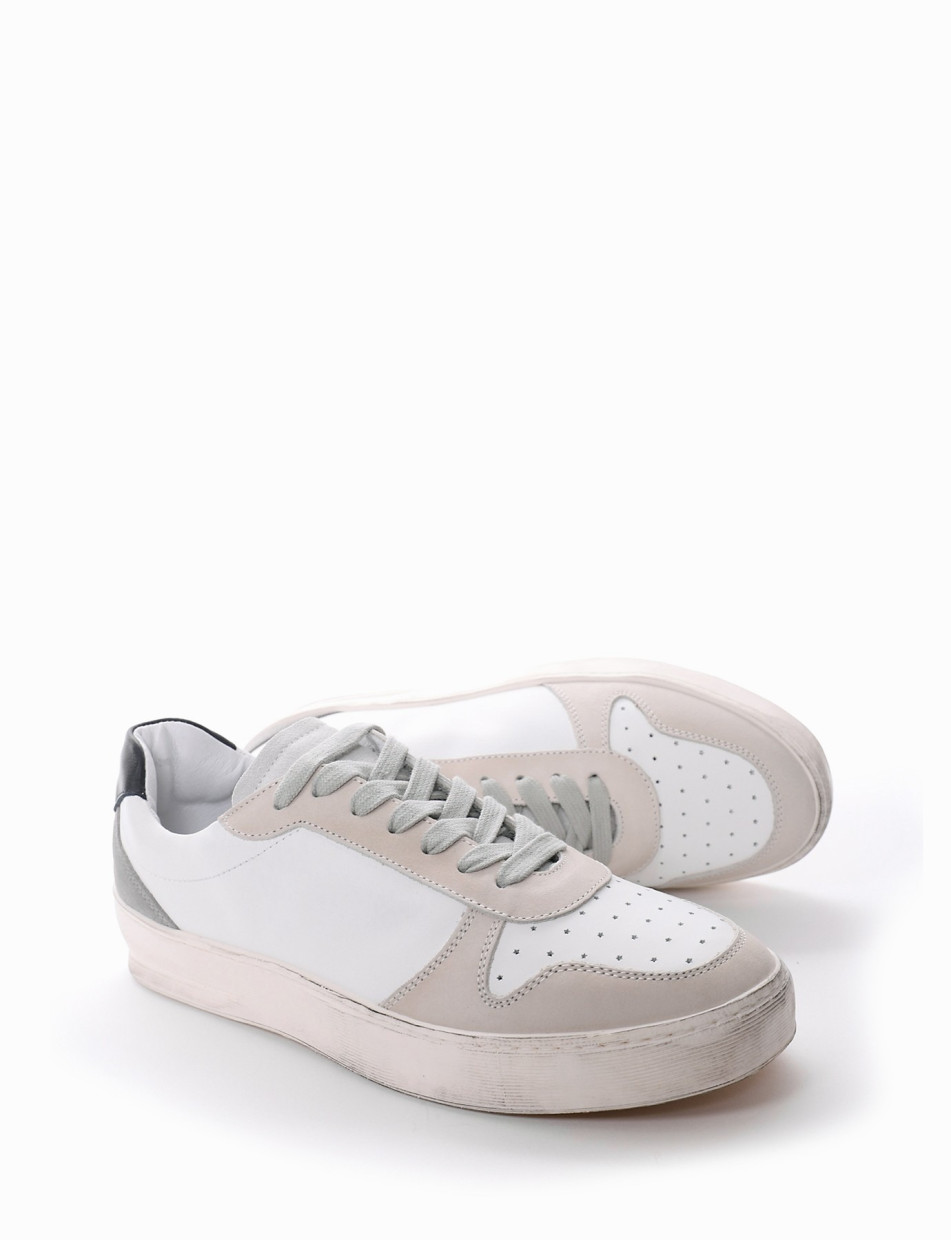 Sneakers white leather