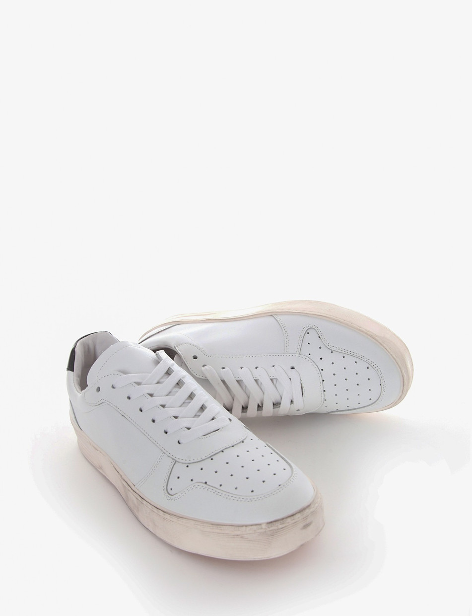 Sneakers white leather