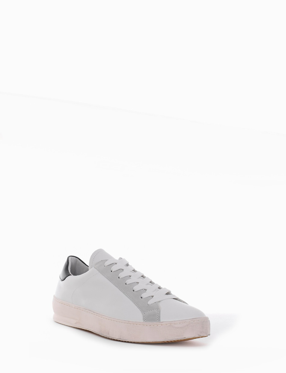 Sneakers white leather