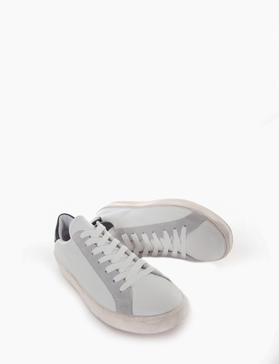 Sneakers white leather