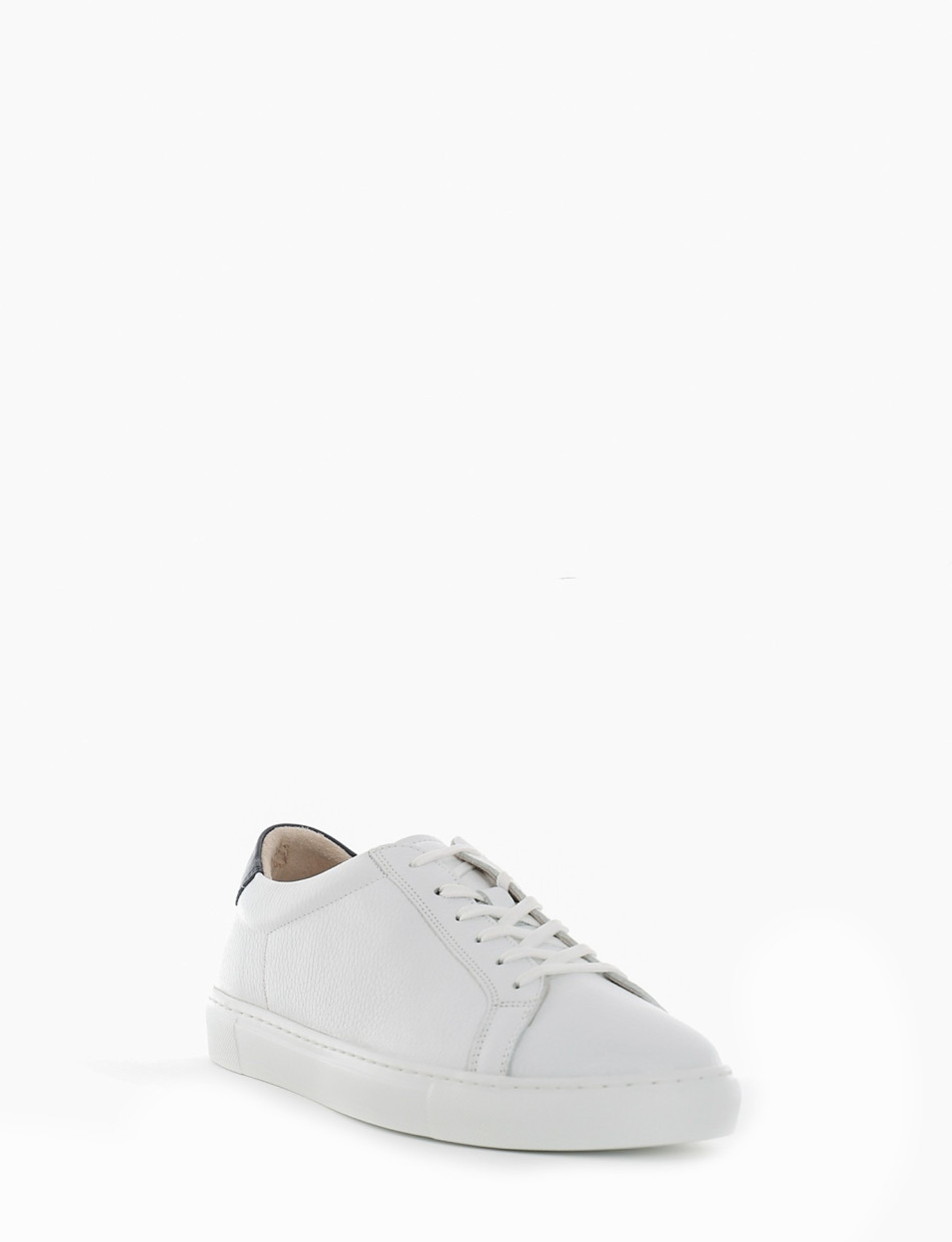 Sneakers white leather