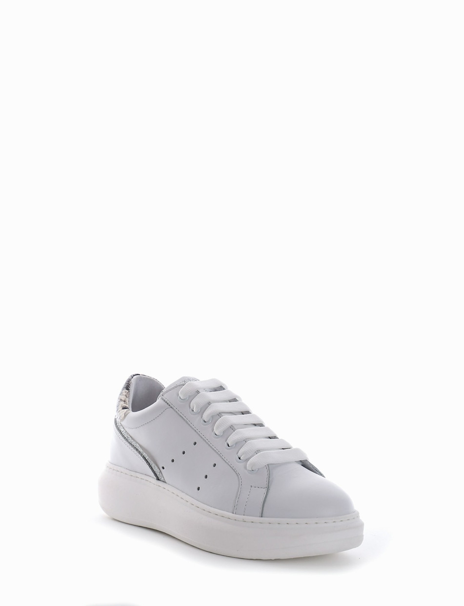 Sneakers white leather