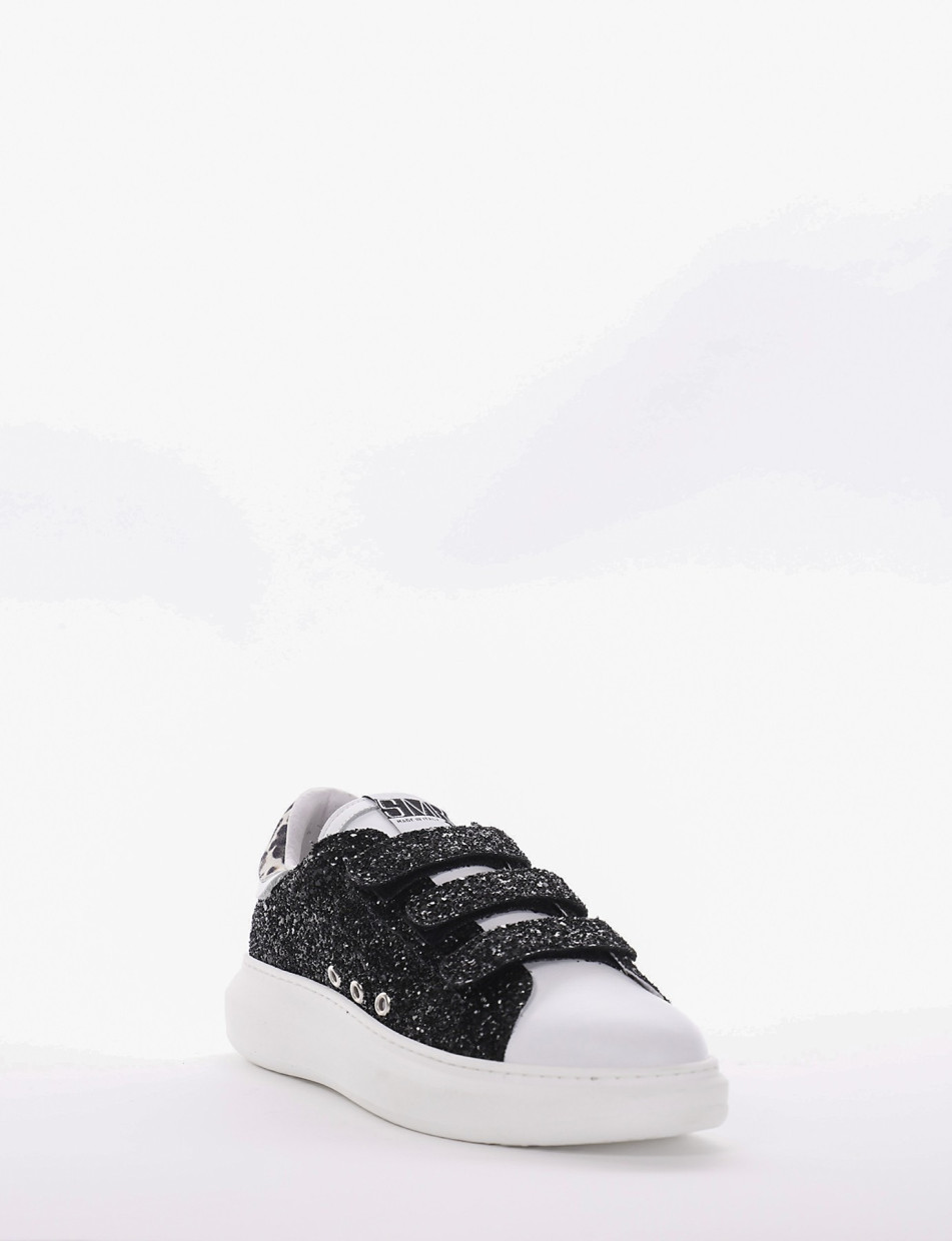 Sneakers black leather