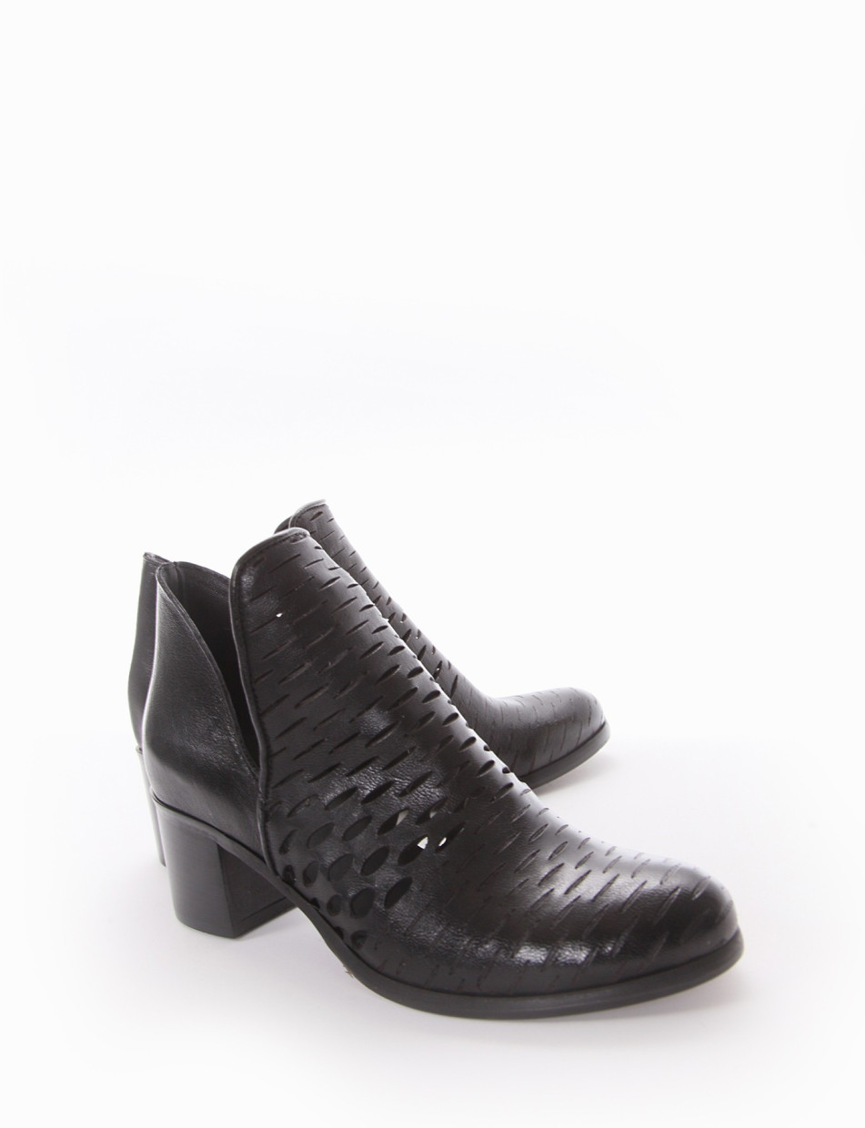 High heel ankle boots heel 5 cm black leather