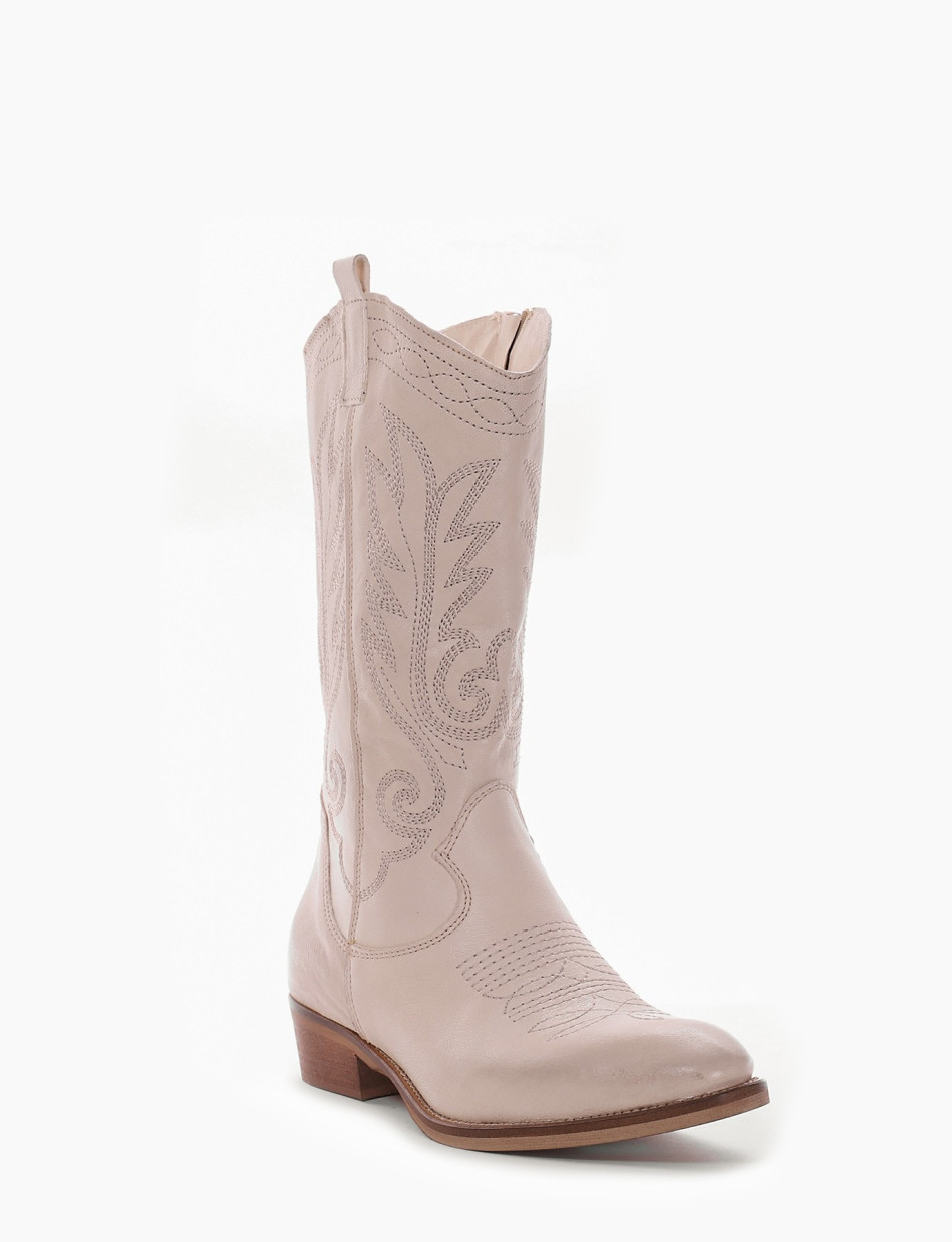 Low heel boots heel 2 cm white leather