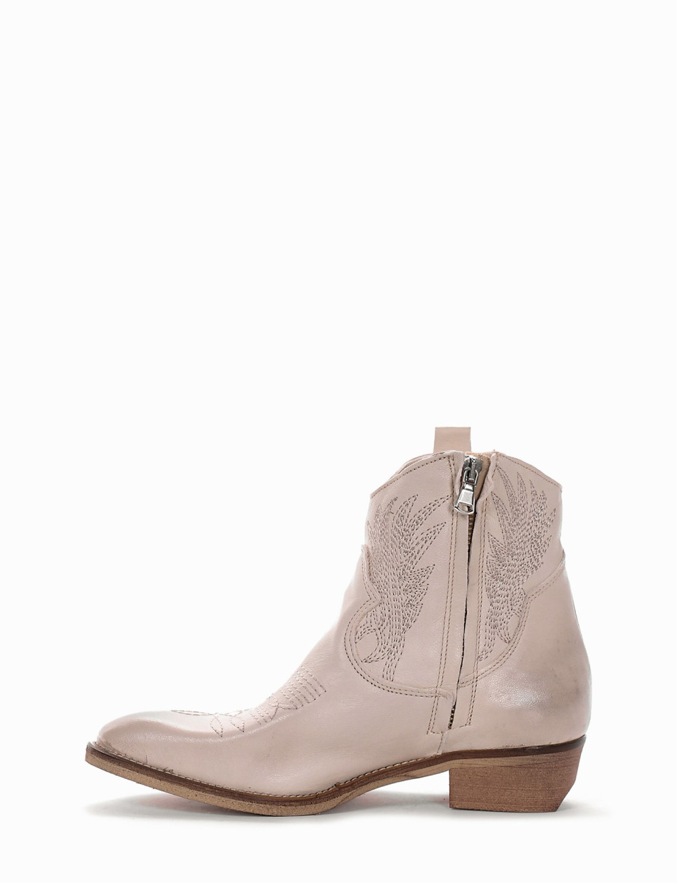 Low heel ankle boots woman heel 3 cm white leather | Barca Stores