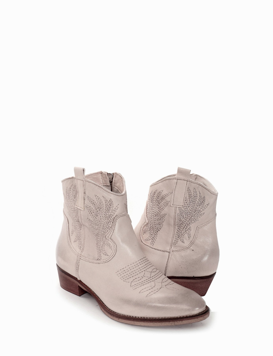 Low heel ankle boots heel 3 cm white leather