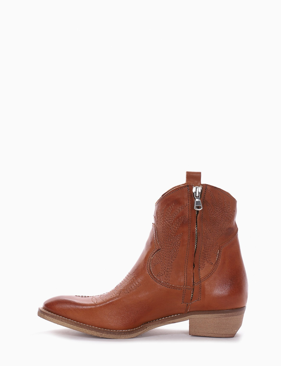 Low heel ankle boots heel 3 cm brown leather