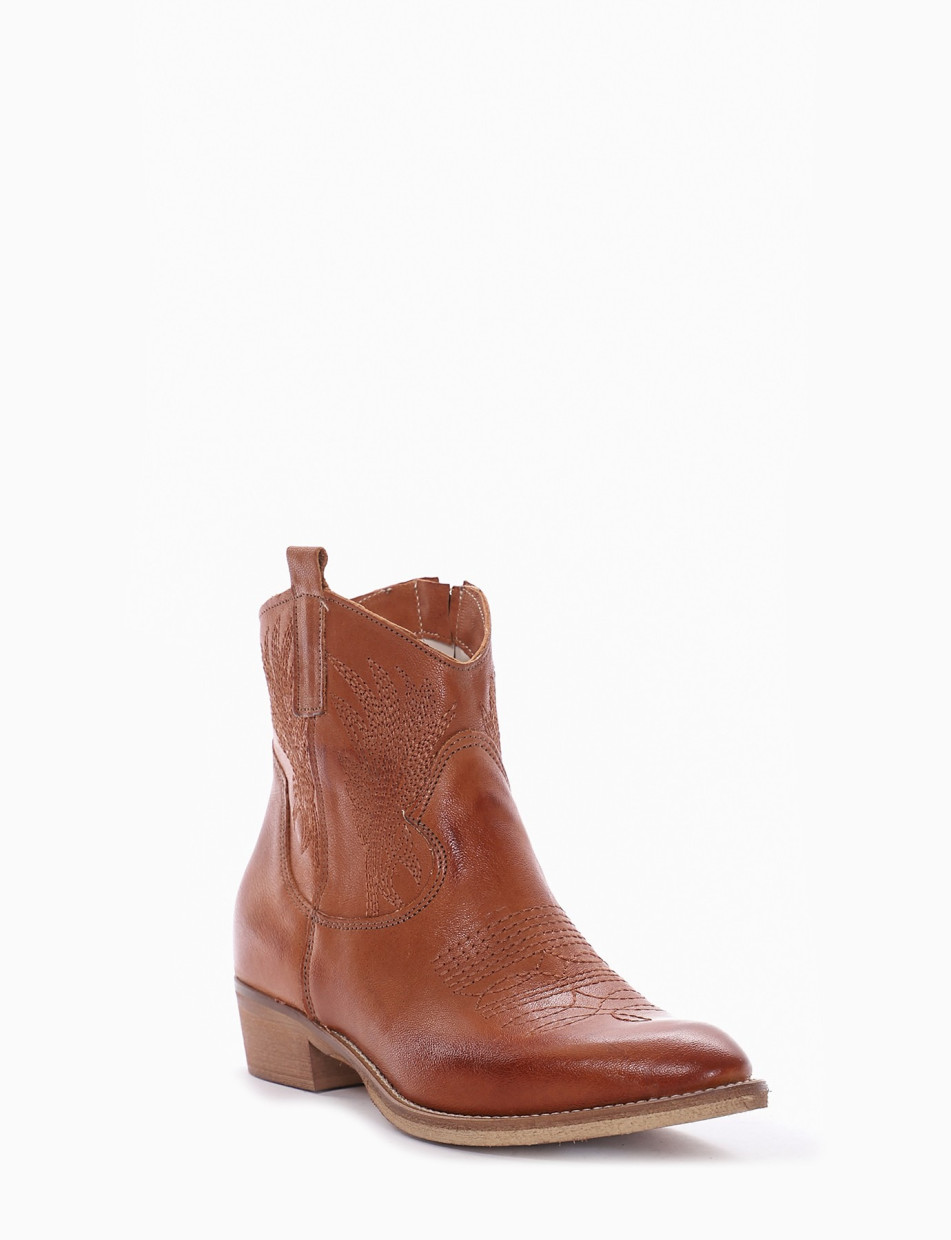 Low heel ankle boots heel 3 cm brown leather