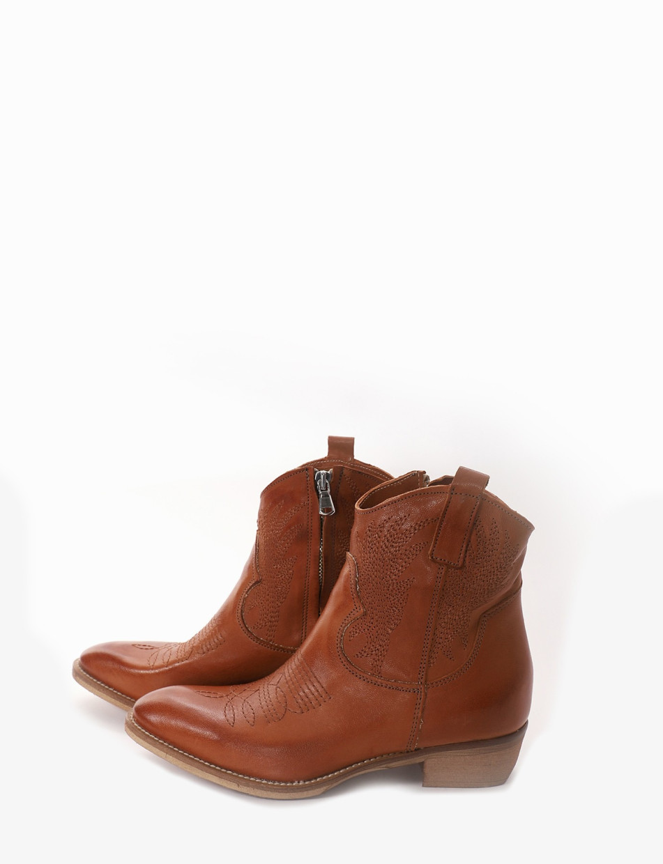 Low heel ankle boots heel 3 cm brown leather