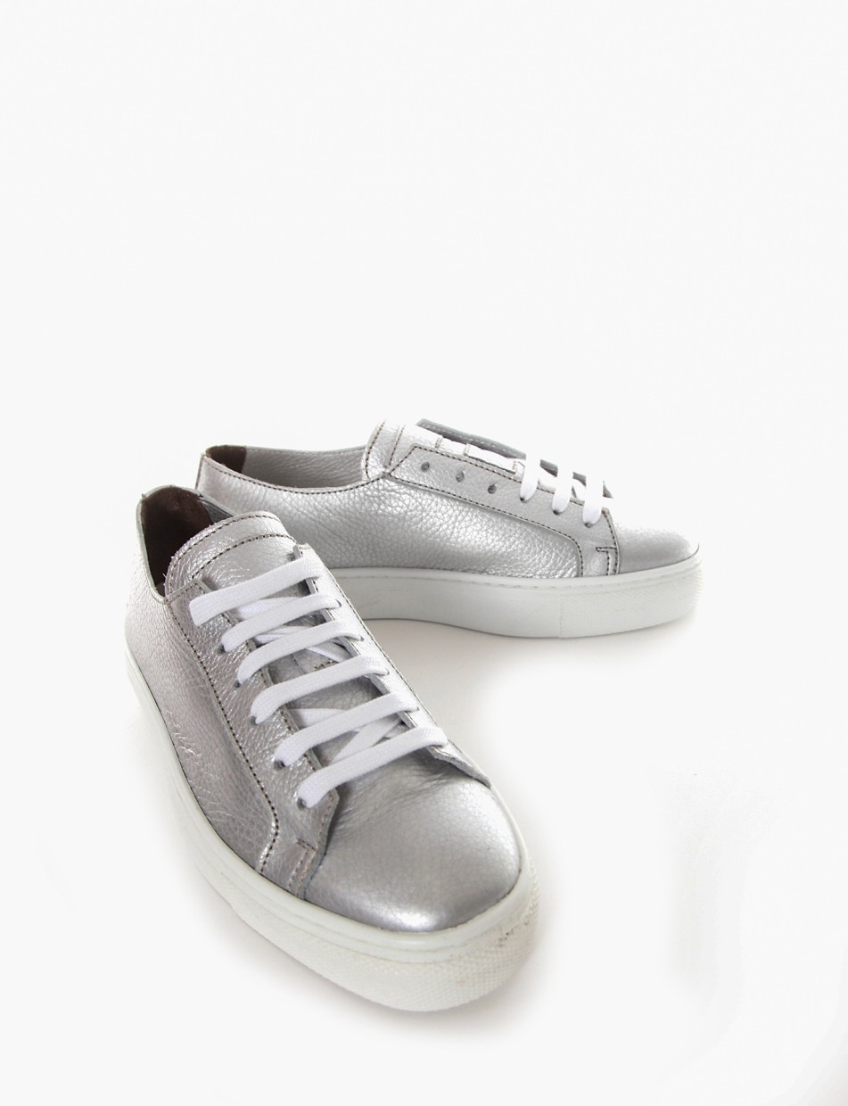 Sneakers silver laminated