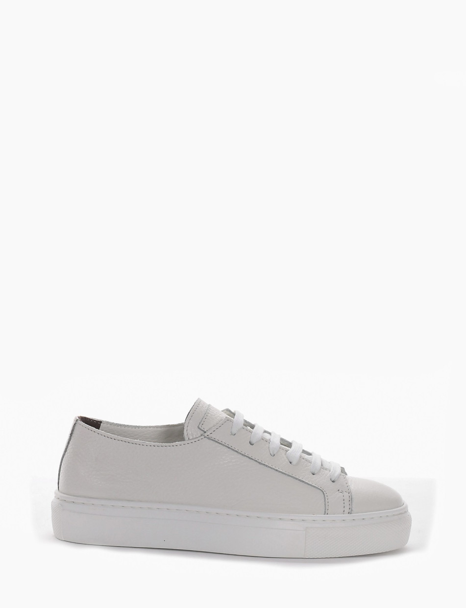 Sneakers white leather