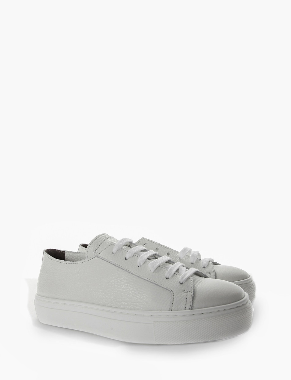 Sneakers white leather