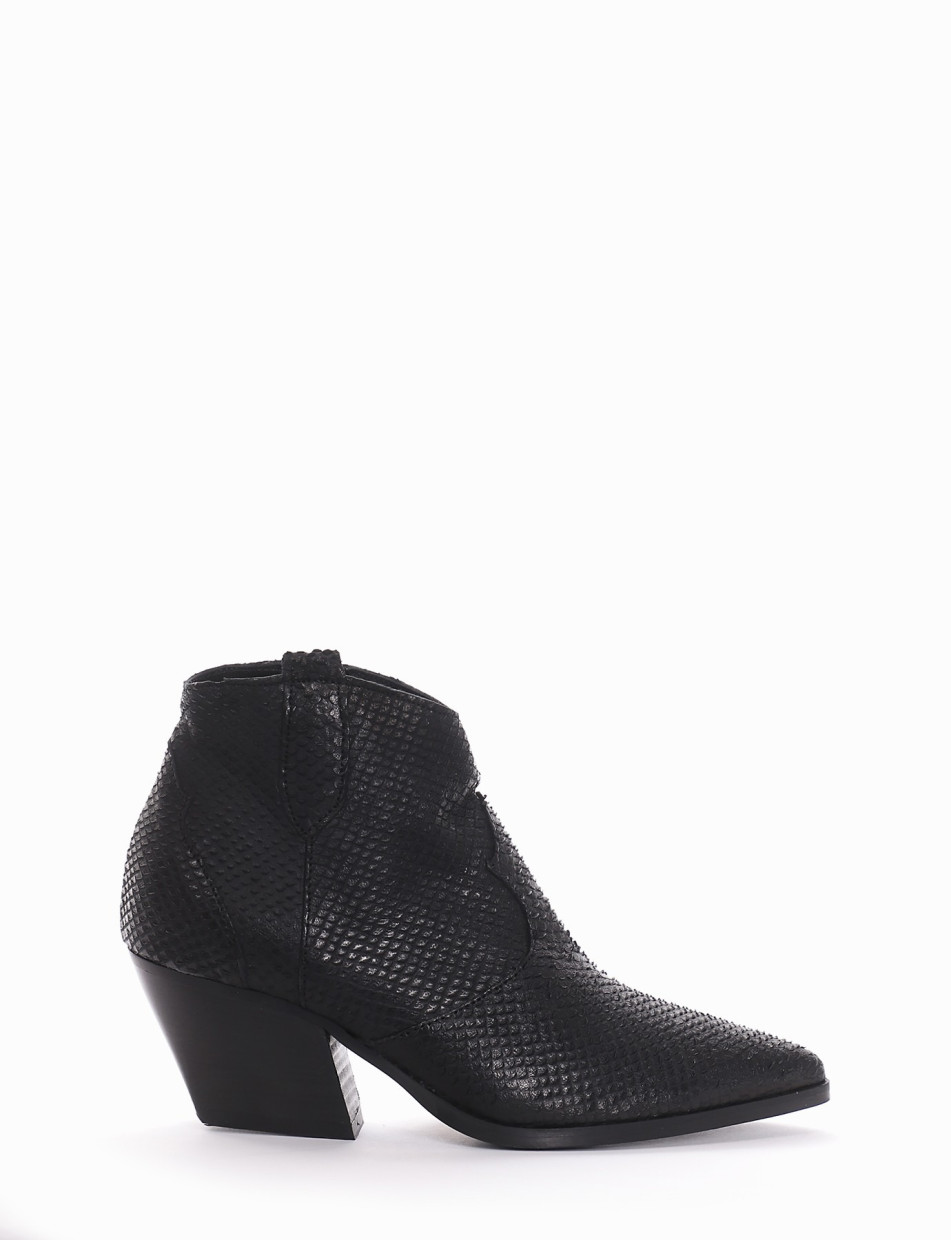 High heel ankle boots heel 6 cm black python