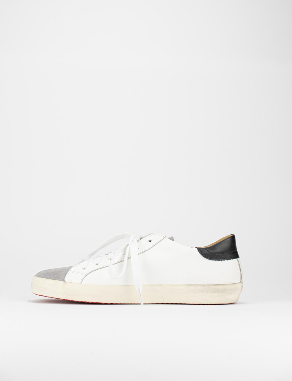 Sneakers white leather