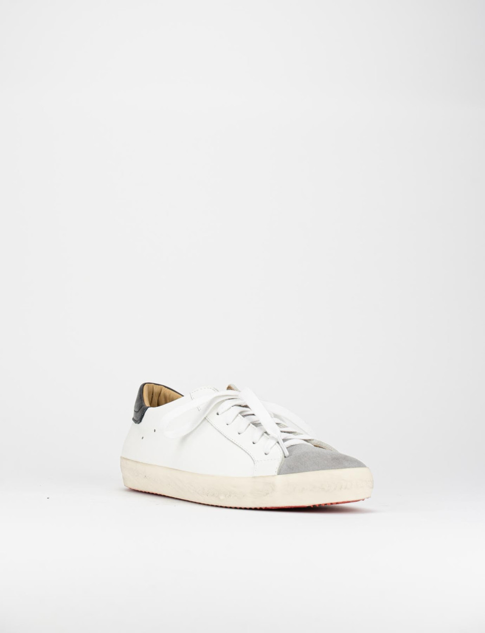 Sneakers white leather