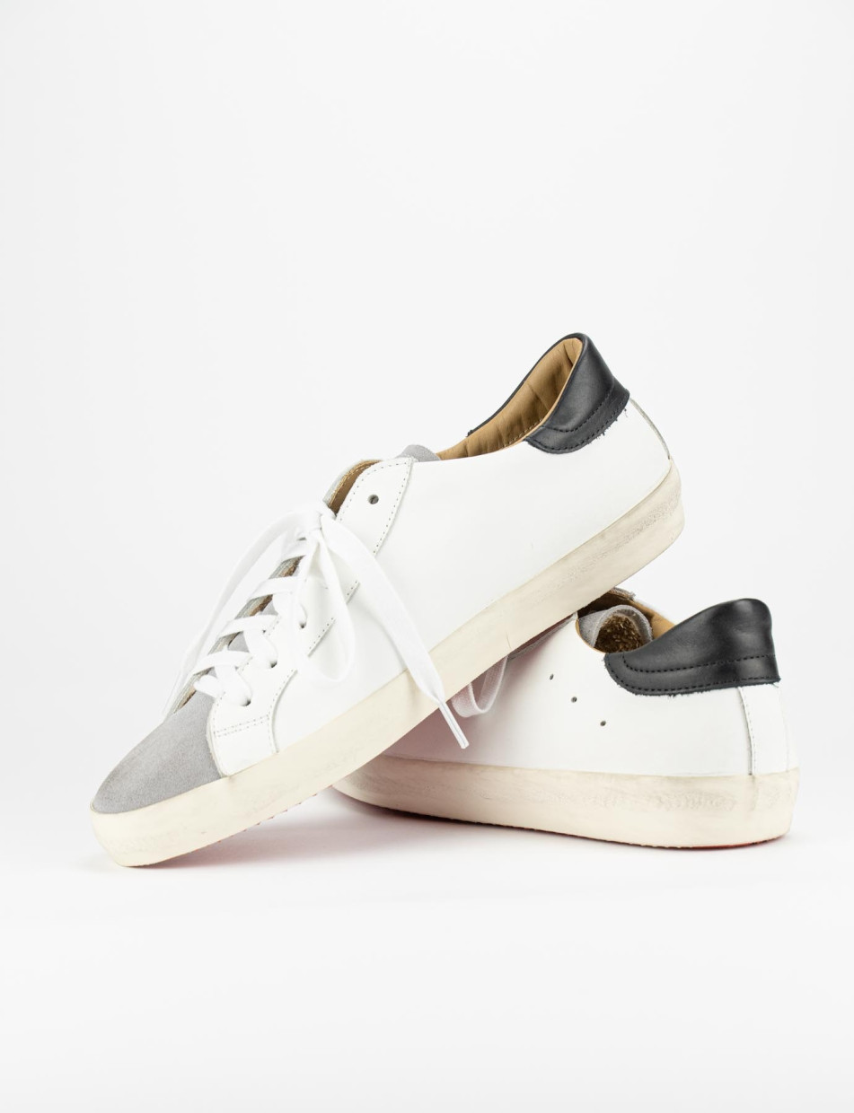 Sneakers white leather