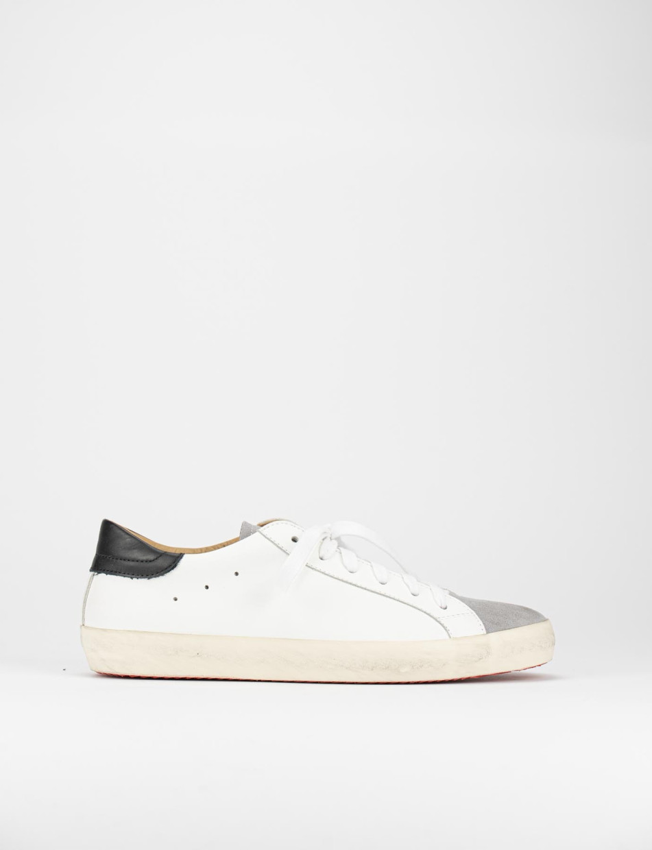 Sneakers white leather