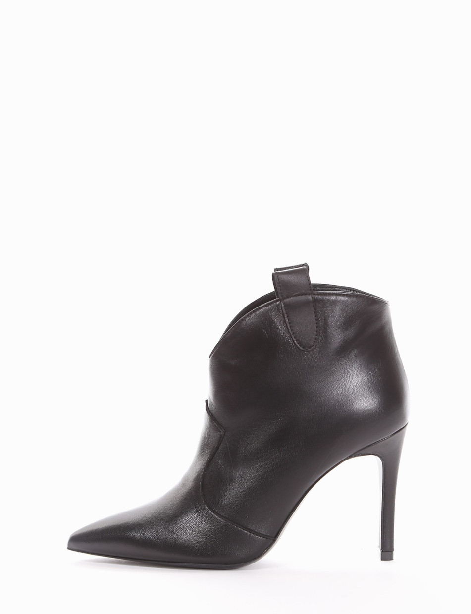 High heel ankle boots heel 9 cm black leather