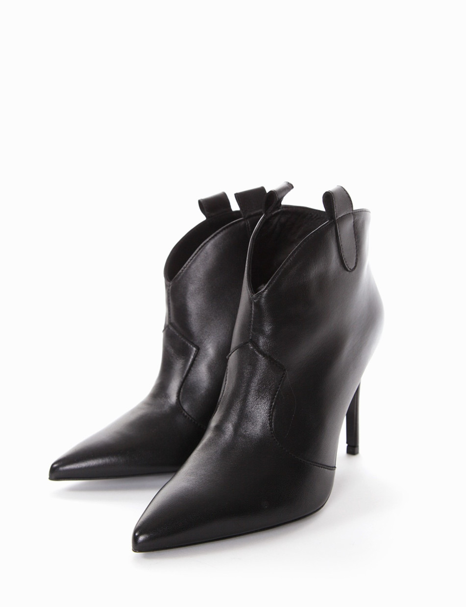 High heel ankle boots heel 9 cm black leather