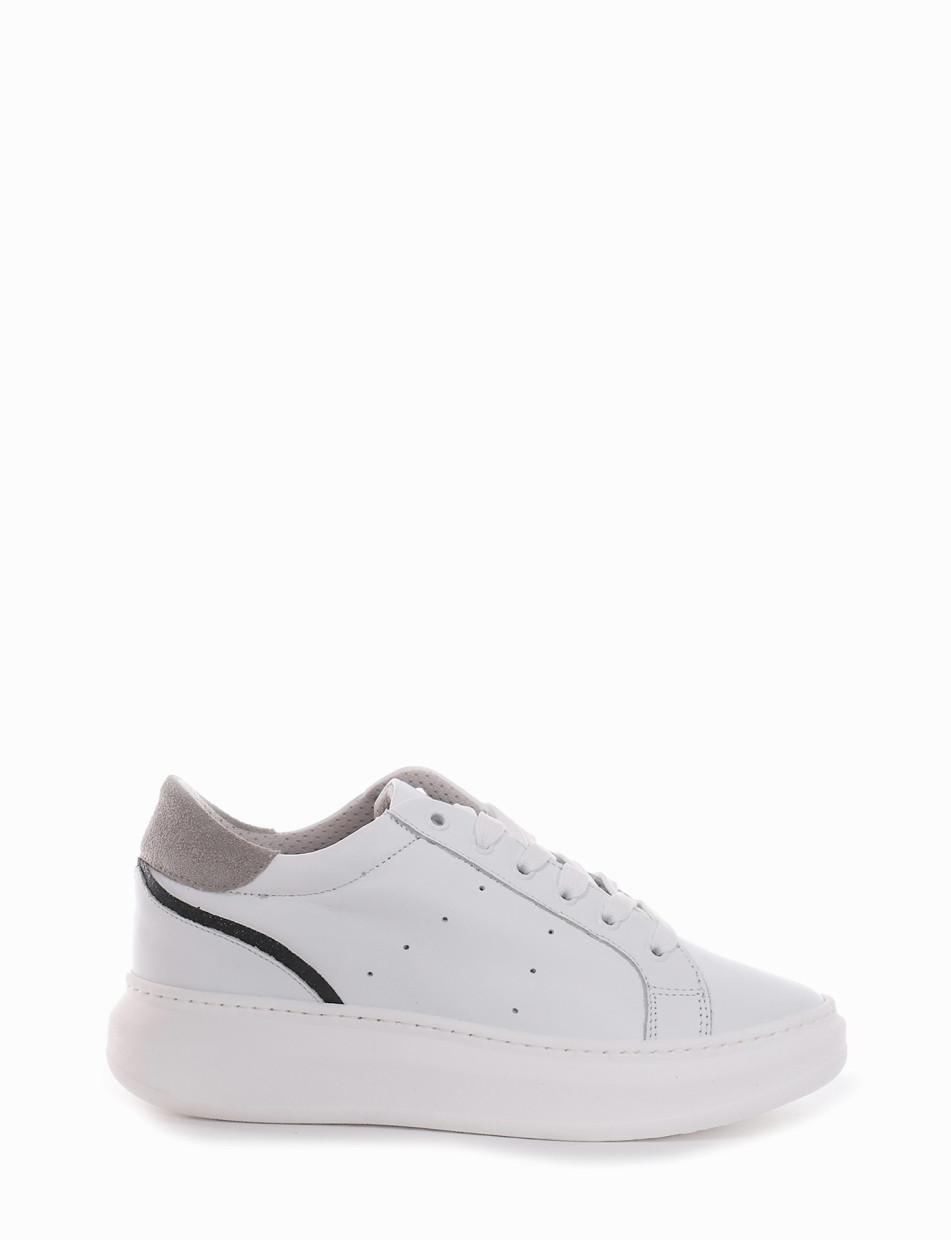 Sneakers white leather