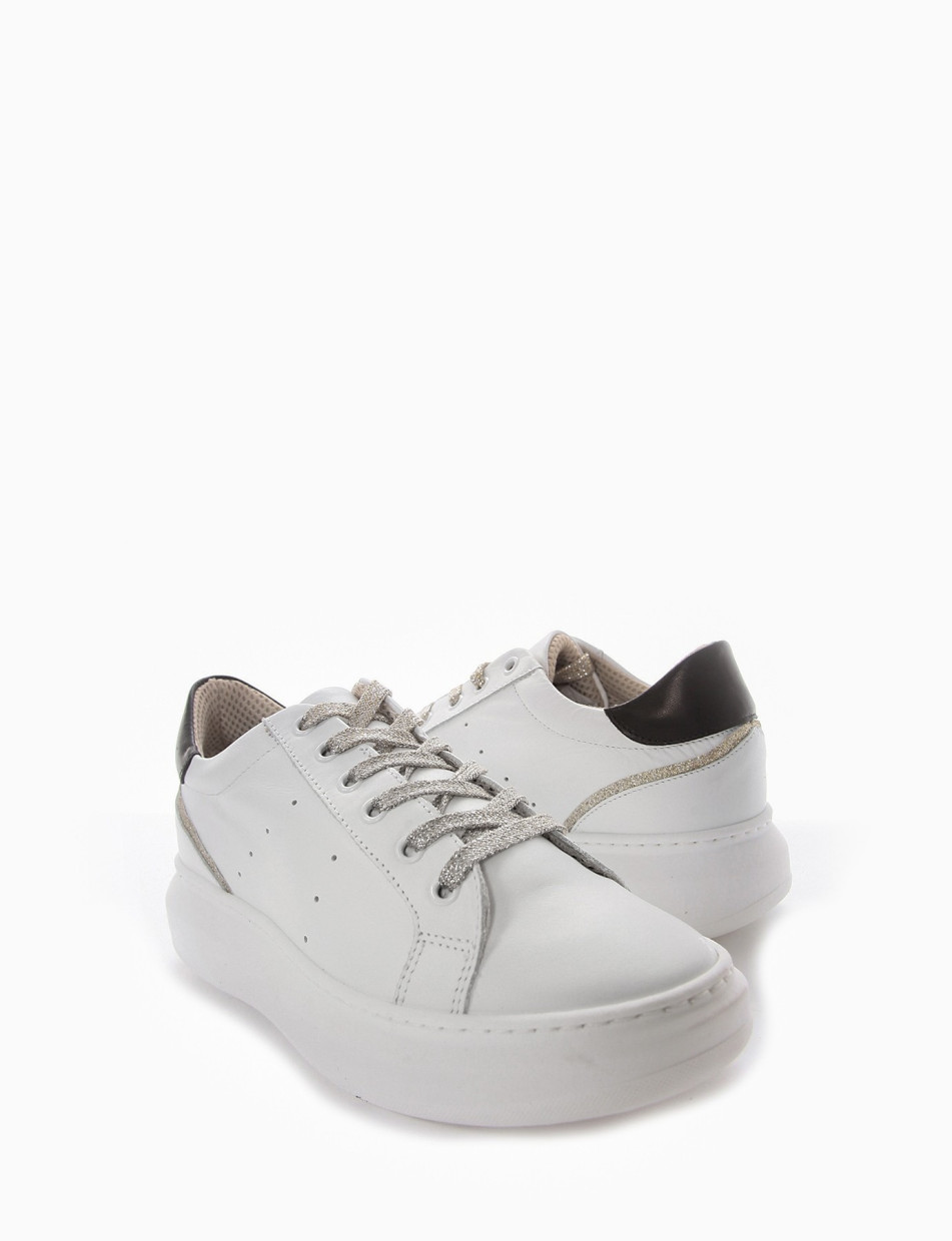 Sneakers white leather