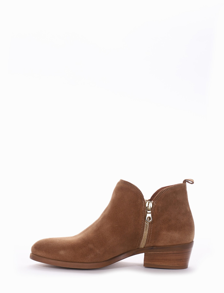 Low heel ankle boots heel 4 cm brown chamois