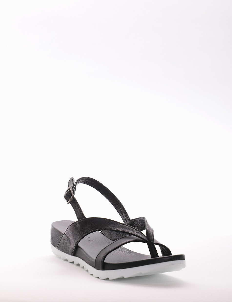 Flip flops heel 1 cm black leather