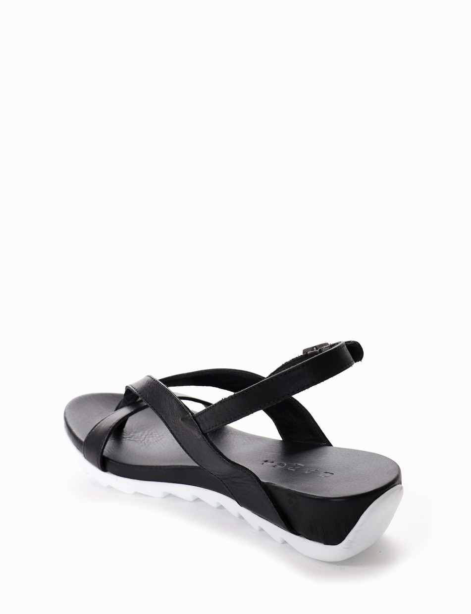 Flip flops heel 1 cm black leather